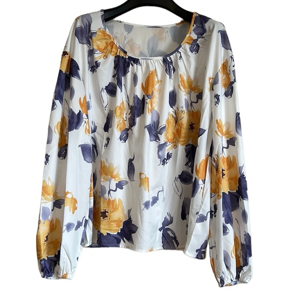 Tops - Women's‎ floral top size XXL